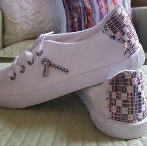NWOT never worn white casual sneakers